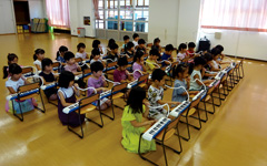 【写真】子どもたちの楽器演奏の様子