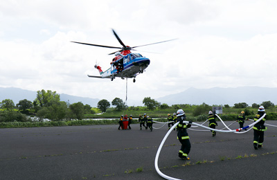 【写真】新潟県消防防災航空隊と連携訓練