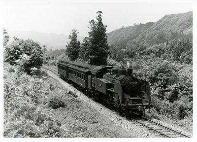 【写真】赤谷線を走るC11 245号機（1954（昭和29）年5月）