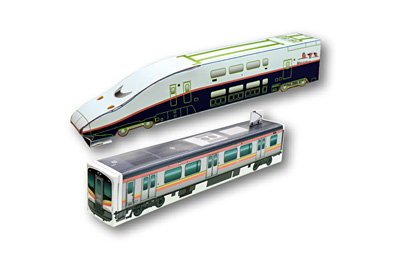 【写真】E4系新幹線とE129系電車のペーパークラフト