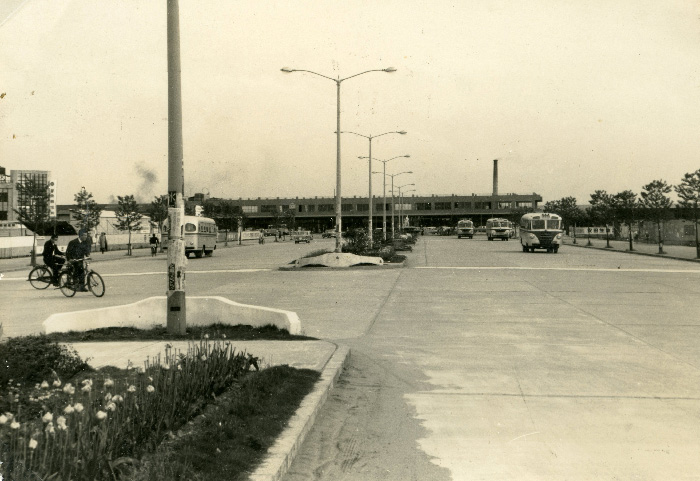 昭和33(1958)年に現在地に移転開業