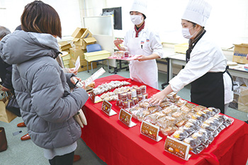 シェパ祭でのお菓子販売