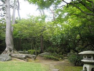 安吾風の館の庭の写真1