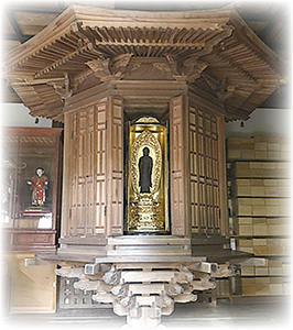 満徳寺内の輪蔵の写真