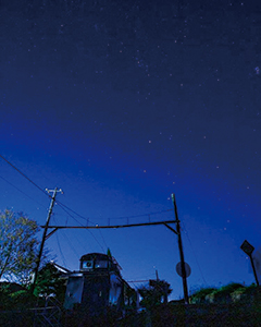旧月潟駅の夜空とラッセル車の写真