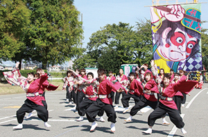 凧フェス総踊りの写真