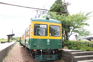 旧月潟駅のかぼちゃ電車の写真