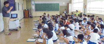 桃山小学校での交流