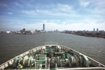 船上から見た信濃川河口の写真　ダウンロードページへリンク