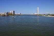 信濃川と柳都大橋4の写真　ダウンロードページへリンク
