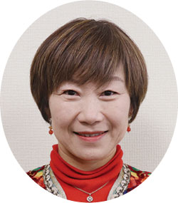 東村 里恵子さんの顔写真