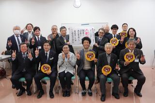 3月のさいたま市大宮区、にいつ鉄道商店街の「鉄道の街」交流会集合写真