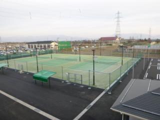 新津地域学園庭球場の写真