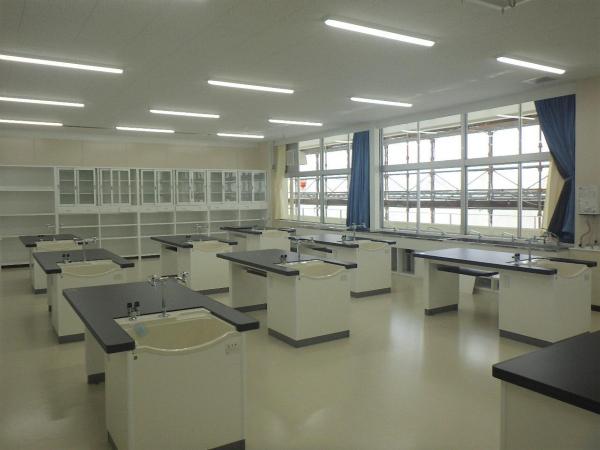亀田中学校　理科室の写真