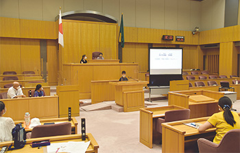 「子ども議会」も体験