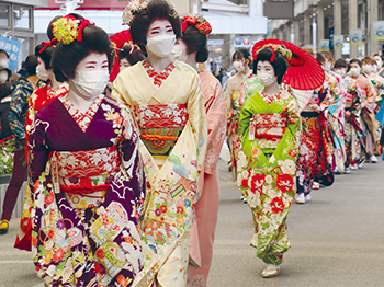 復活! 古町芸妓の練り歩き