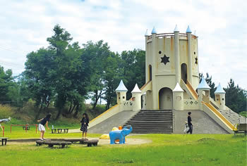 西海岸公園お城広場写真