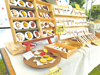 アイス&マルシェ&キッチンカー 風景