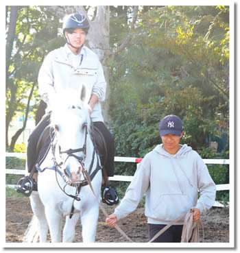 写真　乗馬シーン