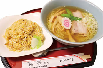 写真　看板メニューのラーチャン