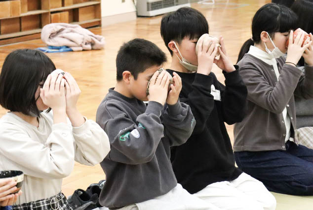 写真　茶道体験の様子