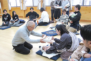 赤ちゃん誕生お祝い会&交流会支援事業　イメージ