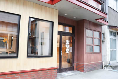 写真　店舗外観