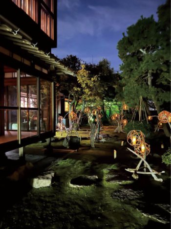 砂丘館の庭園ライトアップ写真