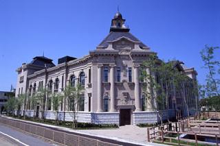 みなとぴあ（新潟市歴史博物館）本館の外観写真