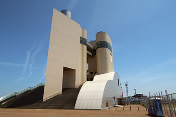 (写真)山の下みなとタワー