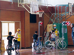 3年生　交通安全教室　自転車の安全な乗り方(南中野山小学校)