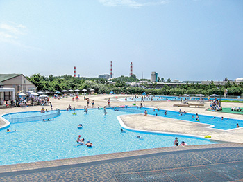 【屋外プール】　山の下海浜公園プール