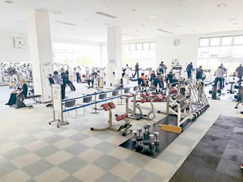 下山スポーツセンターのトレーニングジム写真
