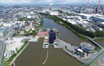 山の下閘門排水機場写真