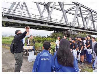 公園清掃の様子