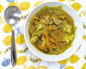 写真　たっぷり野菜のカレー鍋