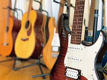 写真　あぽろんミュージックスクール　ギターイメージ