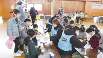 写真　多世代交流の様子