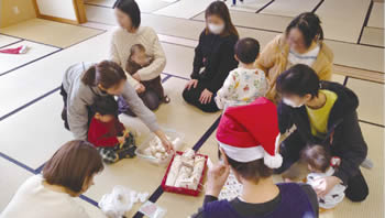 写真　子育て世帯の居場所の様子