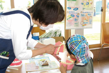 写真　歯っぴーすまいるプロジェクトの様子