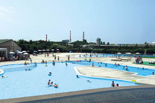 写真　山の下海浜公園のプール