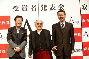 インタビューに応え受賞の感想を語る荒木さん