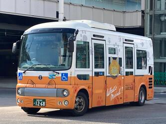 ホワッツマイケルラッピング車両の画像