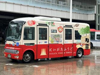 にいがたふうどラッピング車両の画像