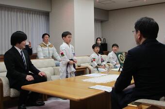 表敬訪問の様子