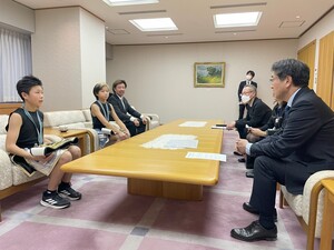 表敬訪問の様子