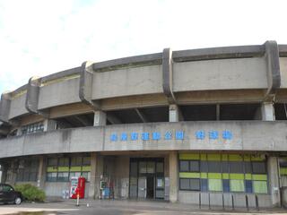 鳥屋野運動公園野球場正面