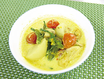 春野菜の具だくさんカレー風味みそスープ