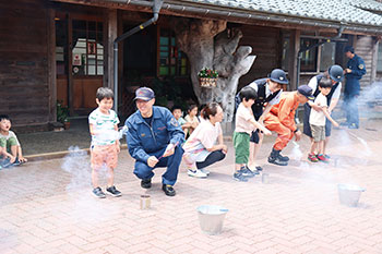 おもちゃ花火教室　風景