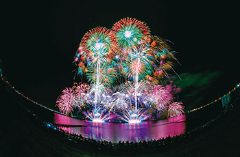 阿賀野川ござれや花火　風景